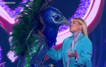 Wanda Nara besó a un famoso de Quién es la máscara: "Me muero si..."