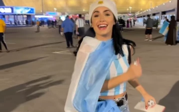 Lali Espósito jugó un partido de fútbol en Qatar con famosos y la rompió: el video a pura gambeta