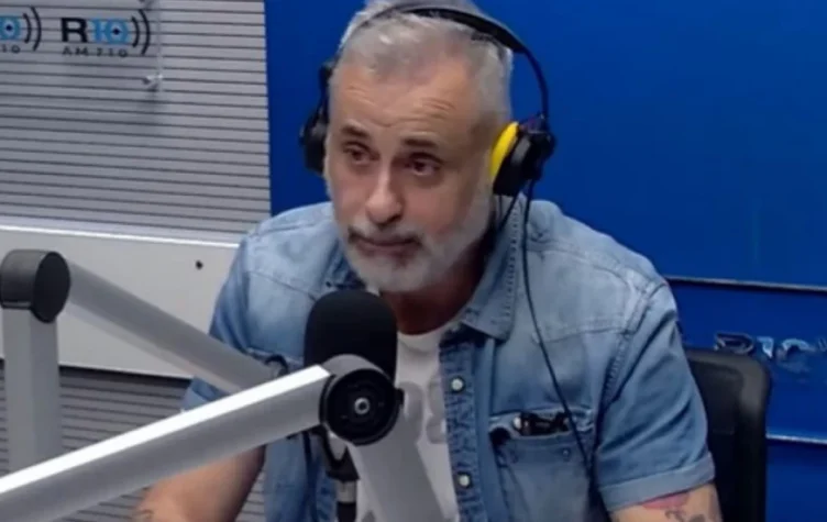 Jorge Rial, super héroe navideño