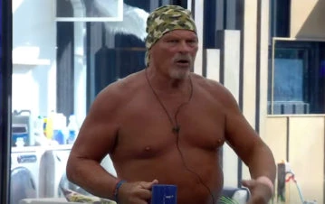 Alfa escuchó un grito del exterior con una advertencia y se armó la polémica