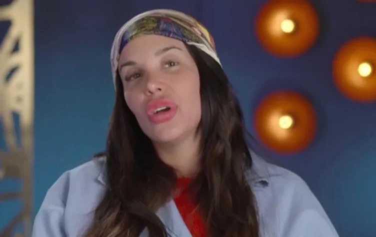 Charlotte en El Hotel de Los Famosos