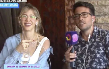 La pícara indirecta de Guillermina Valdés al notero de Socios en pleno reportaje: "¿Si me bajé a Tinder o a él?"