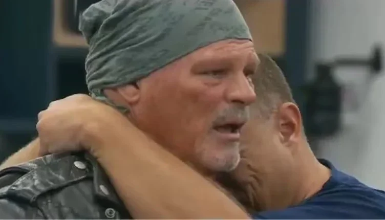 Alexis descree en Alfa y Ariel