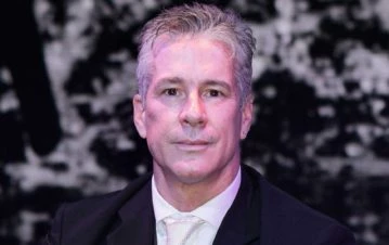 Separado nuevamente, Fernando Carrillo afronta una causa por abuso, no ve a un hijo y no paga cuota