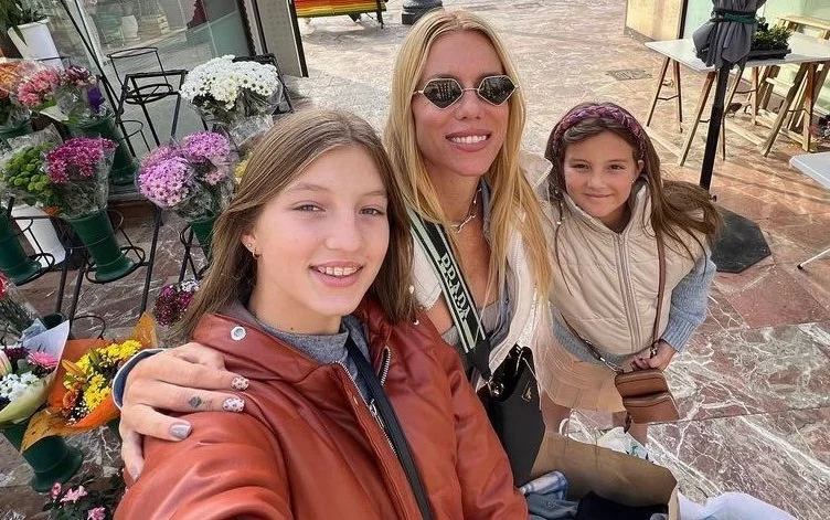 NICOLE ELIGIÓ VESTIDO DE NOVIA