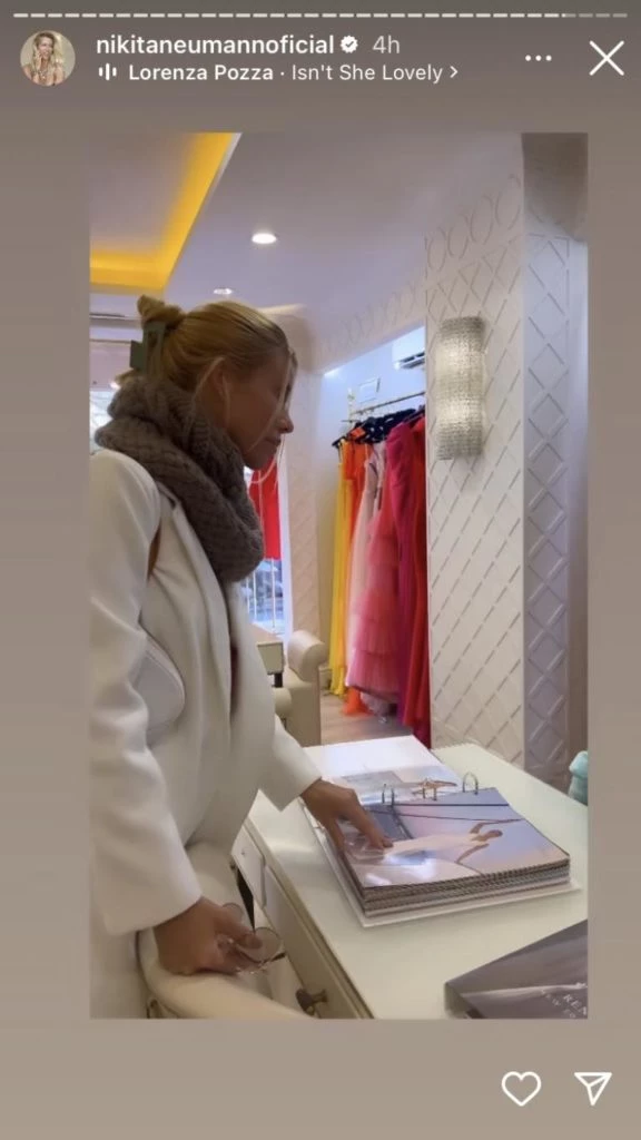 NICOLE ELIGIÓ VESTIDO DE NOVIA