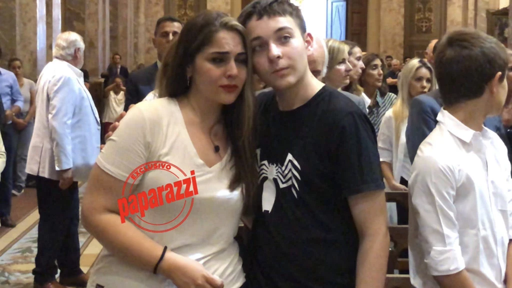 ANTONELLA MENEM Y SU HIJO EN LA CEREMONIA QUE RECORDO A CARLOS MENEM