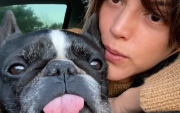 El dolor de Calu Rivero a días de ser mamá: murió su perrita y la despidió con un curioso ritual