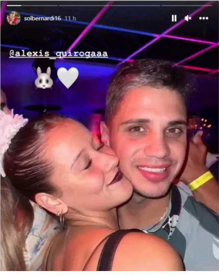 la foto del Cone con otra chica