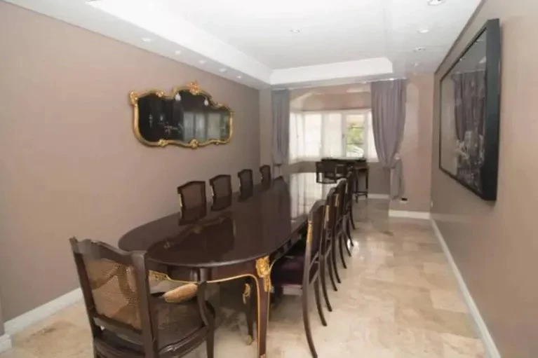 Benjamín Vicuña y su mansión