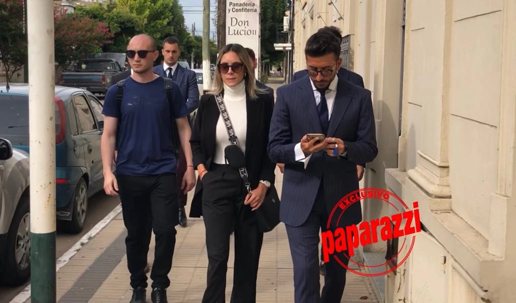 FLOR MOYANO FUE A DECLARAR JUNTO A UN NUTRIDO GRUPO DE ABOGADOS