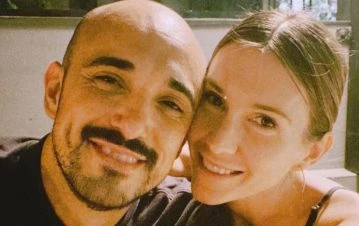 El nuevo look de Mora, la esposa de Abel Pintos, que volvió locos a los fanáticos del cantante