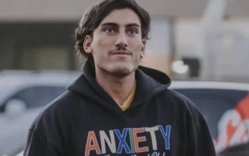 Con un desnudo total, Tomás Holder volvió a las redes sociales tras caer en la droga: "Este año quiero..."