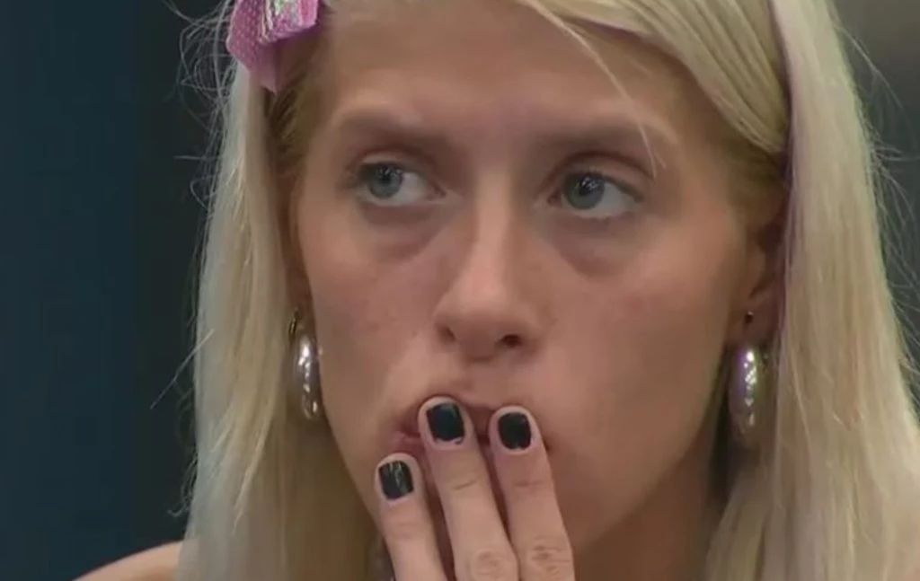 Camila se lavó el pelo con detergente en GH.