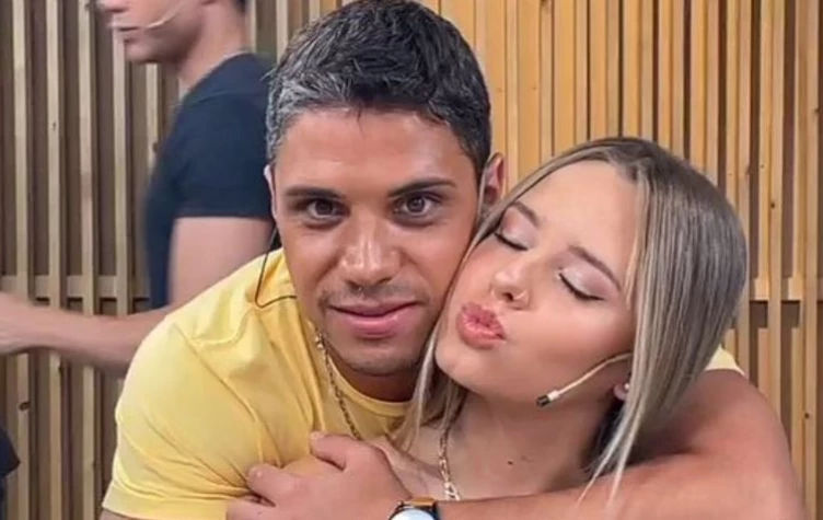 El divertido momento de Coti y Conejo con una torta