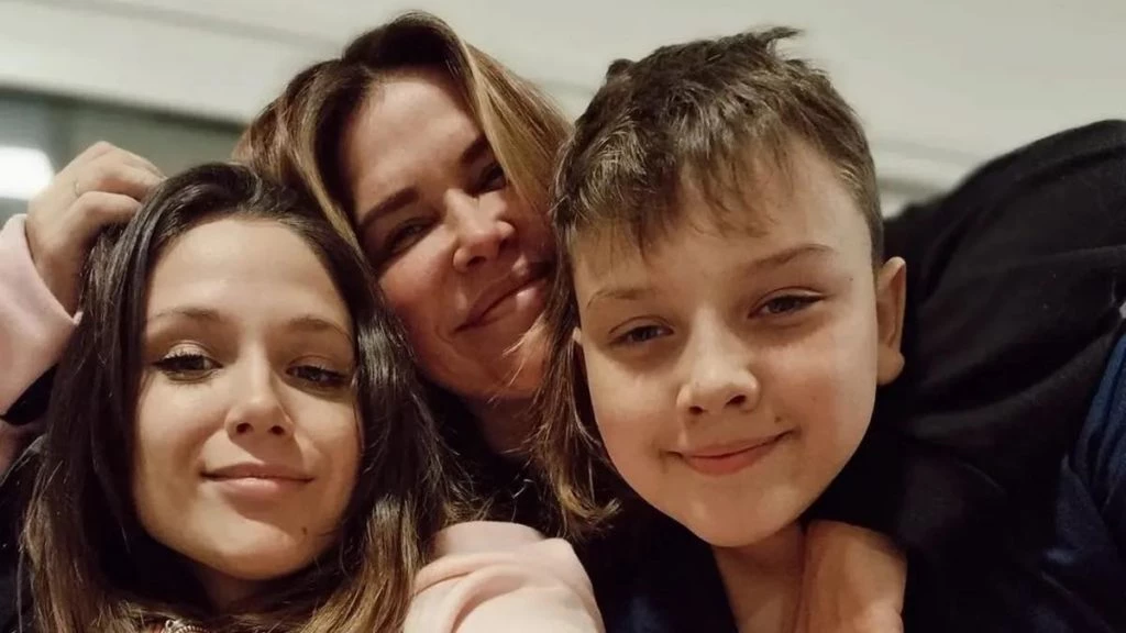 barbie velez a poco de dar a luz