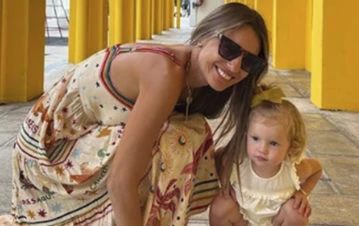 El tierno baile de Ana, la hija de Pampita, al ritmo del "Baby Shark"