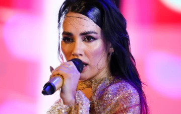Con quién estuvo a los besos Lali Esposito en su viaje a Mendoza