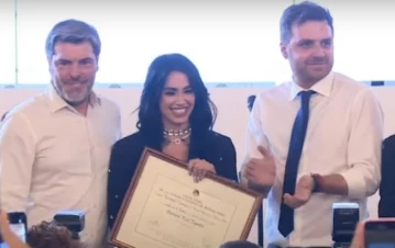 Lali Espósito se quebró de emoción por ser elegida Personalidad Destacada de la Cultura