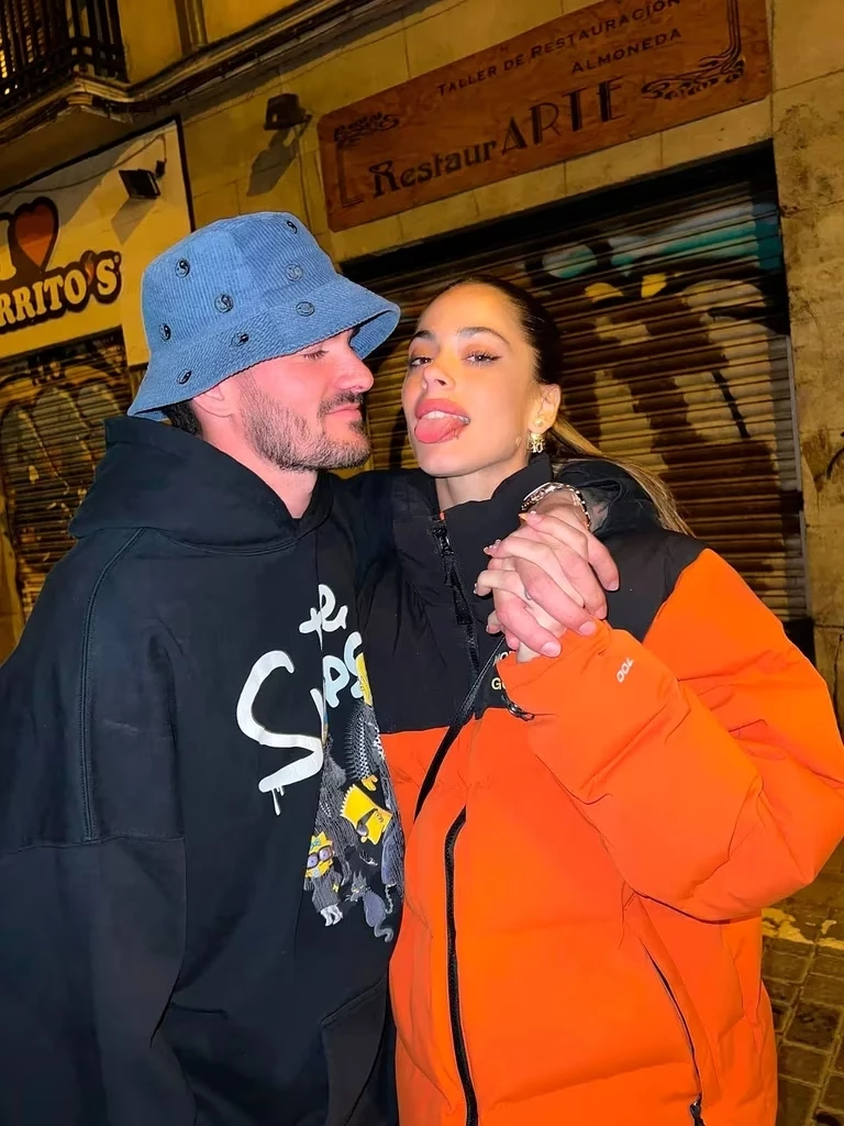 el saludo de Rodrigo de Paul a Tini por su cumpleaños