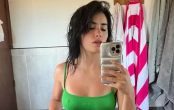Se terminó el verano y Lali Espósito lució su gigantesca colección de bikinis