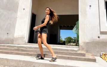 Las fotos de la súper casa que Lourdes Sánchez se construyó en Corrientes con vista al río Paraná