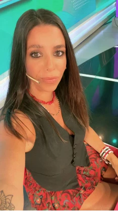 POCHI APARECE CADA VEZ MAS SEGUIDO EN LA TELE, ADONDE VA MEGA PRODUCIDA.