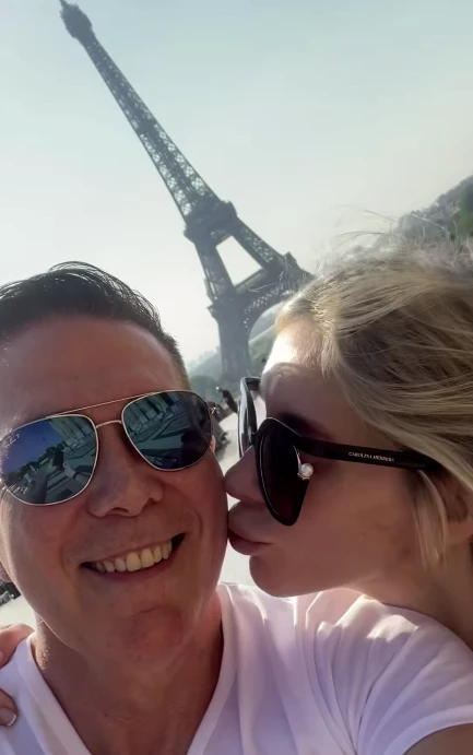 Rodolfo Barili y su esposa en París