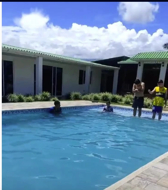 La mansión de la familia de Sebastián Villa