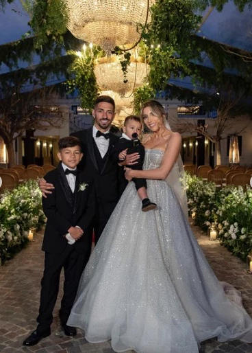 CON TODA LA FAMILIA.  LOS CHICOS TAMBIEN ESTABAN RECONTRA ELEGANTES.