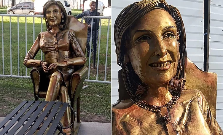 ¿SE PARECE A MIRTHA? PARA LA GENTE, NO. INCLUSO, CREEN QUE SI SE COMPARA CON LA DE GALLARDO, LA DEL MUÑECO ESTA MEJOR.
