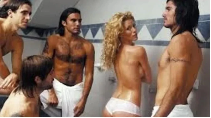 TODAVIA CASADA CON NACHO HERRERO PROTAGONIZO ESTA SESION DE FOTOS Y CONOCIO A POROTO CUBERO, QUIEN PRIMERO FUE SU NOVIO, LUEGO SU MARIDO, MAS TARDE EL PADRE DE SUS TRES HIJAS Y POR ULTIMO SU PEOR ENEMIGO.