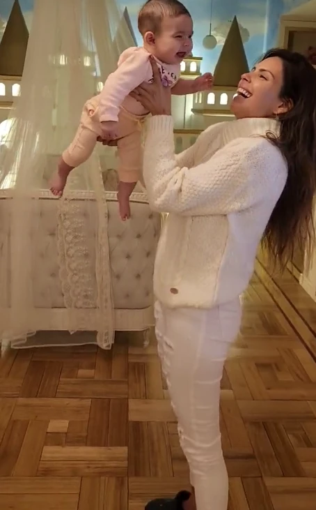 Barby Franco junto a su hija