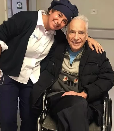 Alberto Cormillot en silla de ruedas