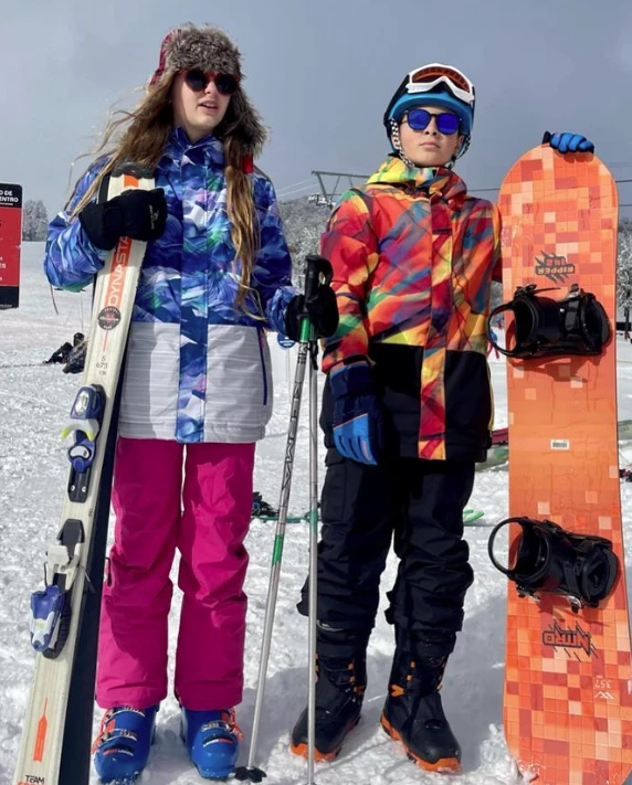 Flor de la V de vacaciones en Bariloche con sus hijos