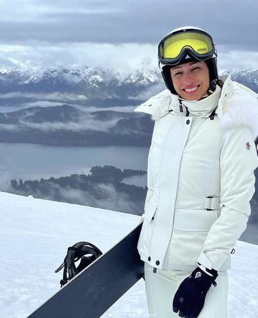 Pampita se animó a practicar deportes de nieve