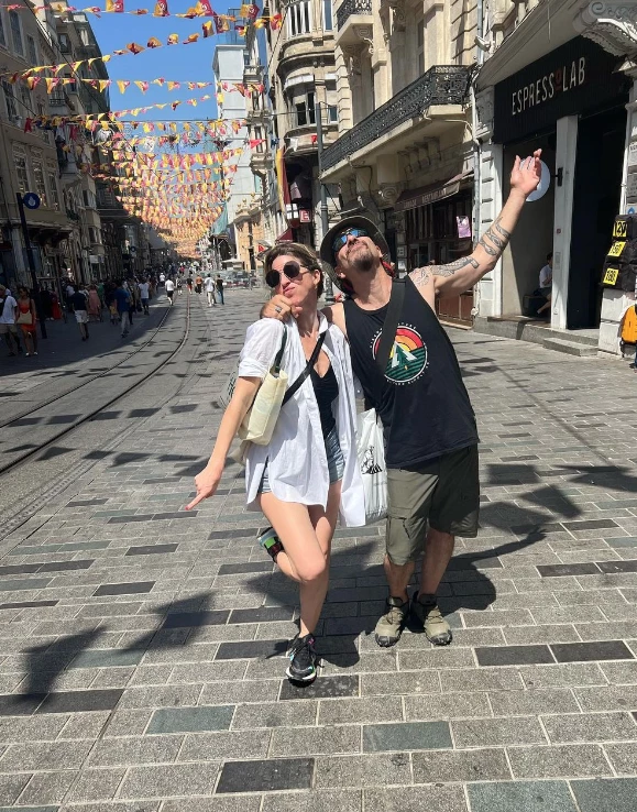 Florencia Bertotti y Federico Amador en Turquía