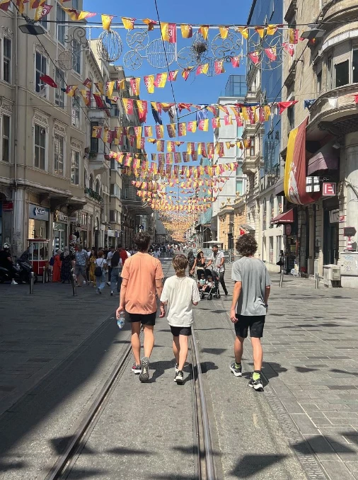 Florencia Bertotti de vacaciones por Turquía