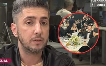 Qué hicieron los compañeros de Jey Mammon cuando llegó a la mesa de La Peña en los Martin Fierro