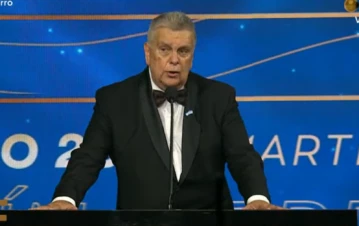 El blooper de Luis Ventura contra Telefe en los Martín Fierro: "Basta de..."