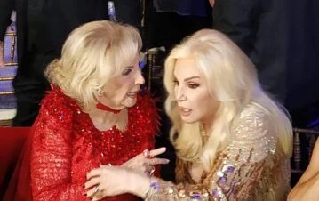 Susana Giménez protagonizó el blooper de los Martín Fierro al descolocar a Mirtha Legrand: “¿En serio te…?”