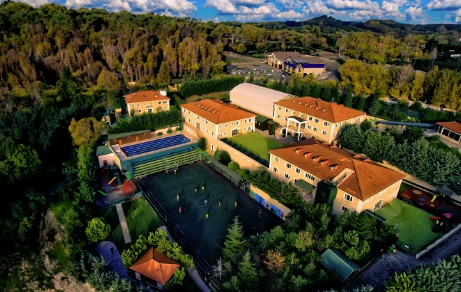 El colegio a donde van las hijas de Wanda Nara