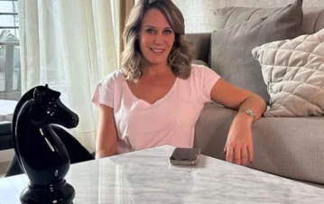 Así es el living del moderno departamento en el que vive Rocío Marengo