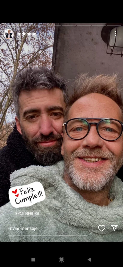 PATO REBORA SE LLAMA EL PRODUCTOR TEATRAL QUE TIENE A RODOLFO CASTAÑARES "ENAMORADO HASTA LA MEDULA", SEGUN DICEN.