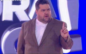 Darío Barassi tuvo un ataque de celos y se enojó con un participante de Ahora Caigo