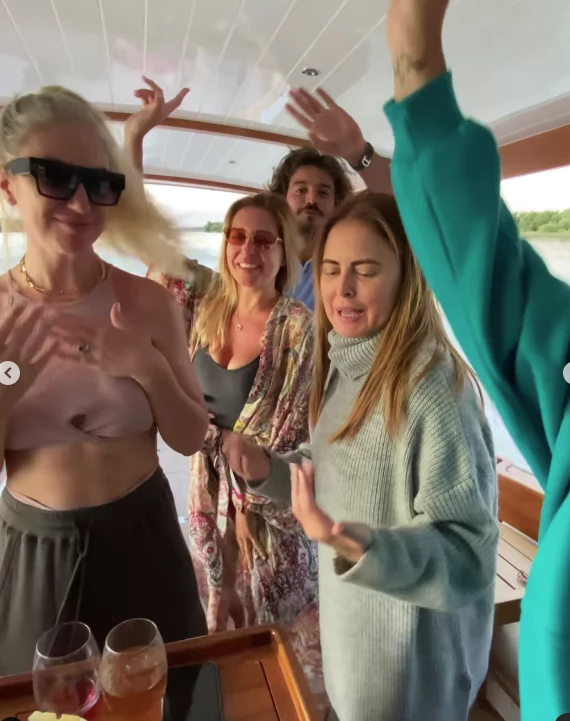 Silvina Luna de fiesta con sus amigas