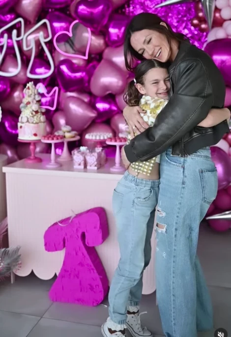 Paula Chaves y su hija festejando su cumpleaños