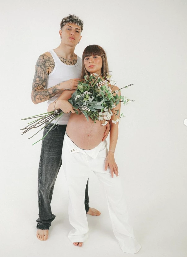 Alejandro Garnacho y su novia mostraron su embarazo