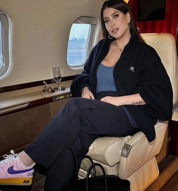 Wanda Nara en su jet privado