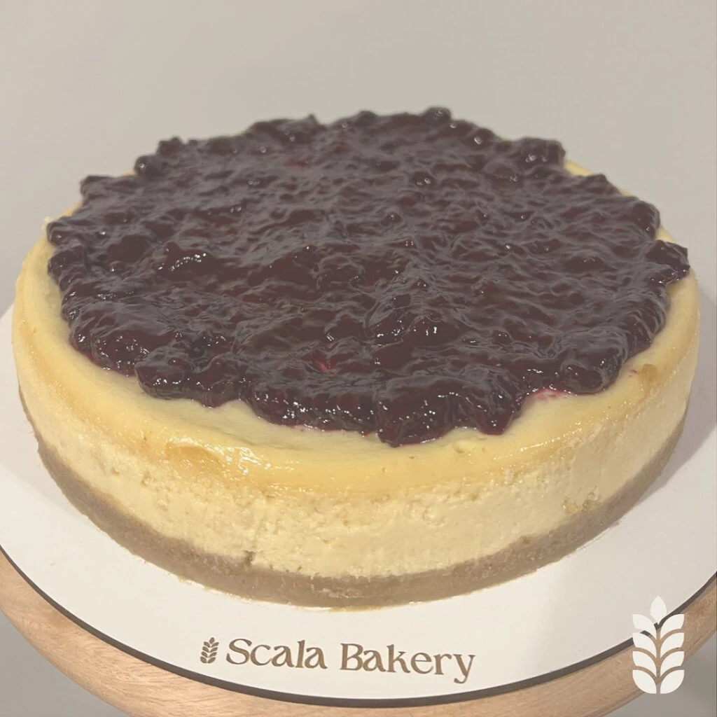 LA FAMOSA CHEESCAKE SE VE ESPECTACULAR. A MEDIDA QUE PASAN LAS FOTOS Y LAS DELICIAS, ¿NO EMPEZARON A QUERER UN POCO MAS A LA HERMANA QUE AL MISMISIMO LIONEL? PERDON SCALONI, PERO ES IRRESISTIBLE ESTO.